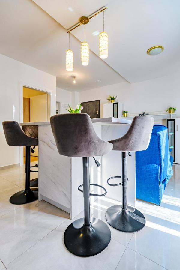 Holiday Apartment Zadar - With Summer Balcony And Parking Exterior foto