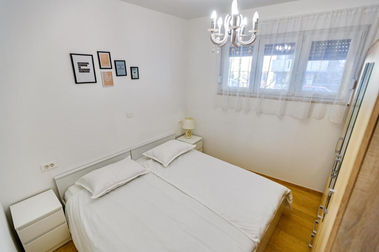 Holiday Apartment Zadar - With Summer Balcony And Parking Exterior foto