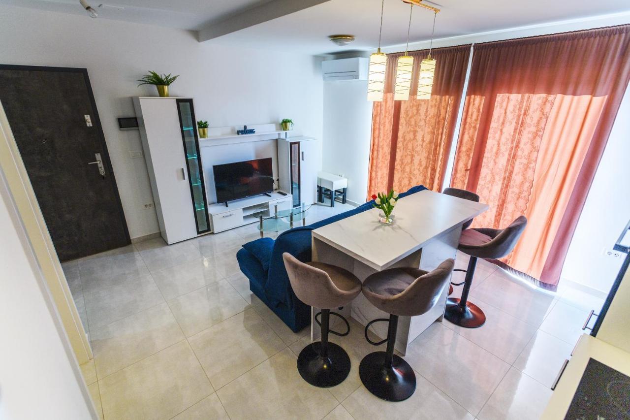 Holiday Apartment Zadar - With Summer Balcony And Parking Exterior foto