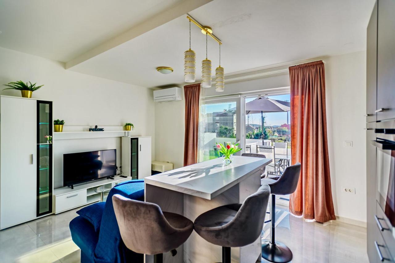 Holiday Apartment Zadar - With Summer Balcony And Parking Exterior foto